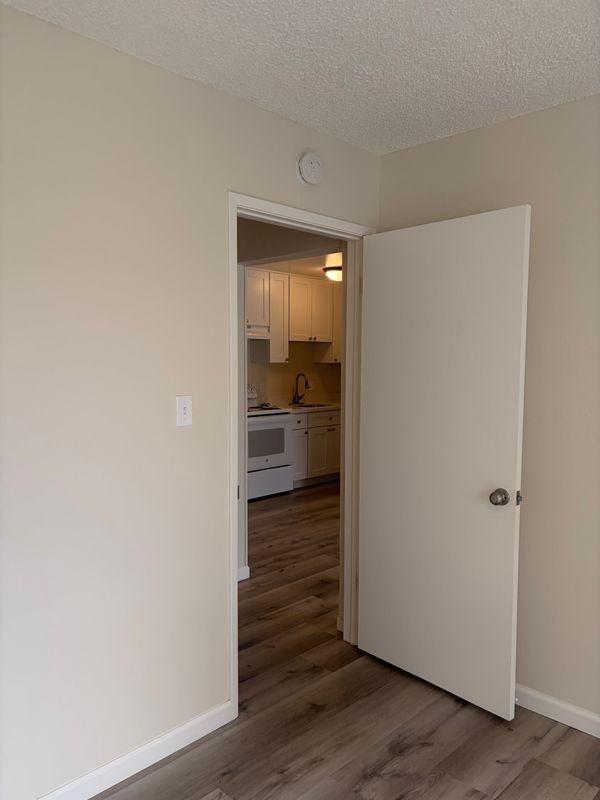 33 Atlas Ave - Photo 5 of 9