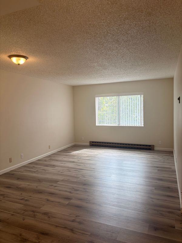 33 Atlas Ave - Photo 7 of 9