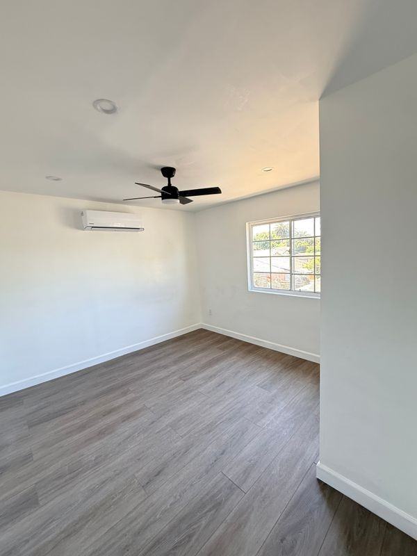 1550 1/2 W 59th Pl - Photo 2 of 3
