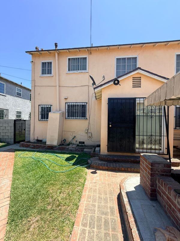 10025 S Gramercy Pl - Photo 3 of 3