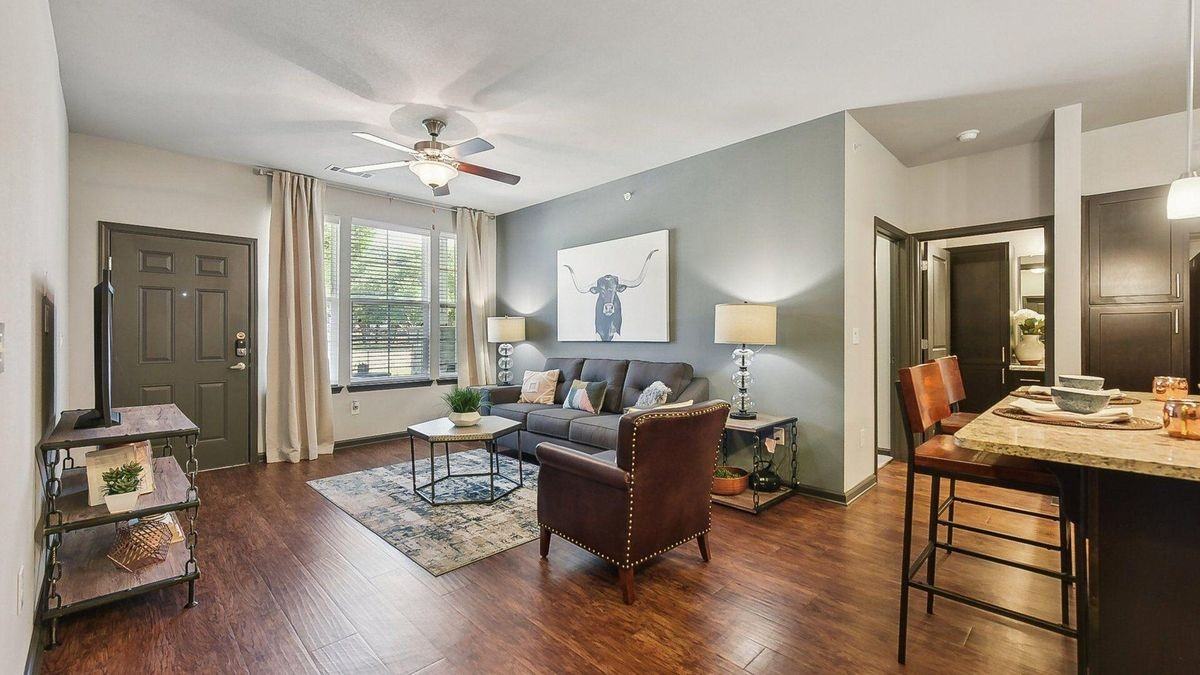 9725 N Lake Creek Pkwy ##A1 - Photo 4 of 5