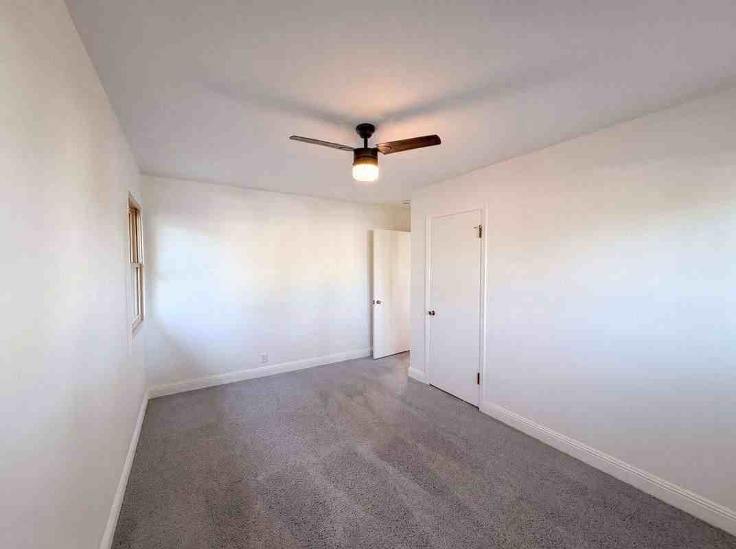 5351 Bonniemae Way - Photo 6 of 37