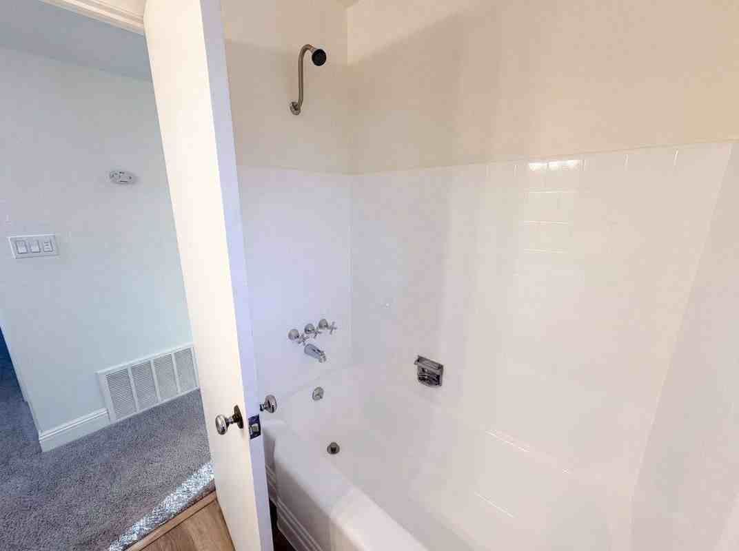 5351 Bonniemae Way - Photo 7 of 37