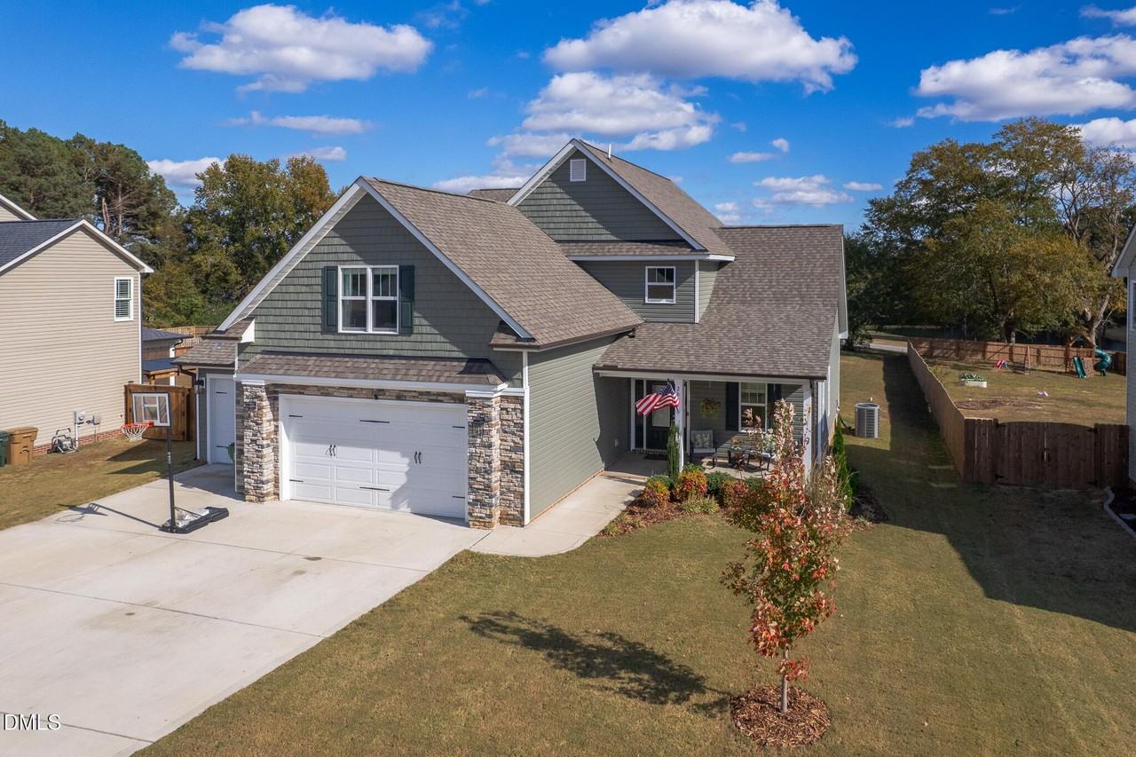 26 Valleydale Dr - Photo 2 of 45