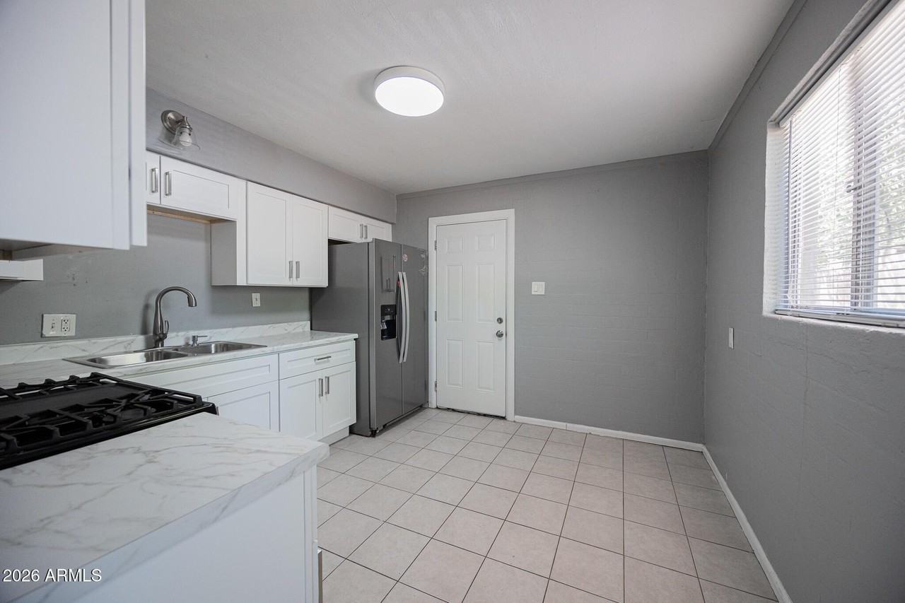 1721 E Sheridan St #D - Photo 6 of 18