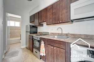 featured image of 1735 W Bryn Mawr Ave #4