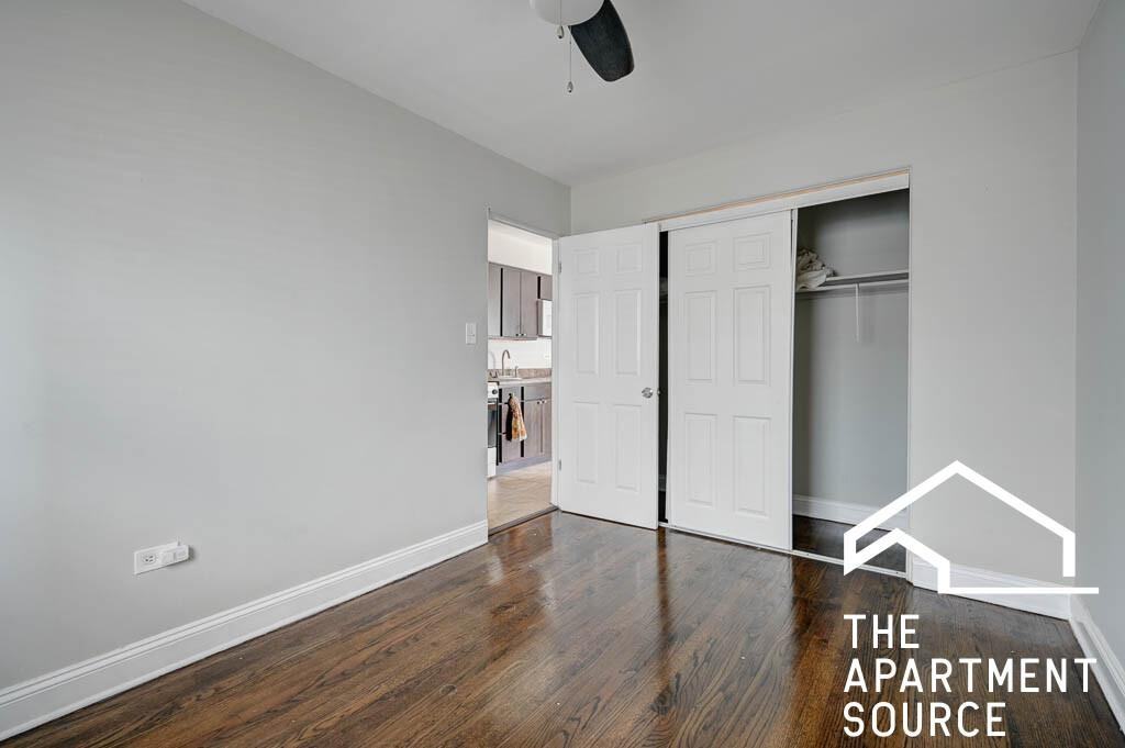 1735 W Bryn Mawr Ave #4 - Photo 6 of 9