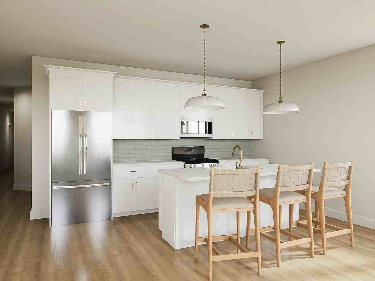 821 W Montrose Ave #23-3