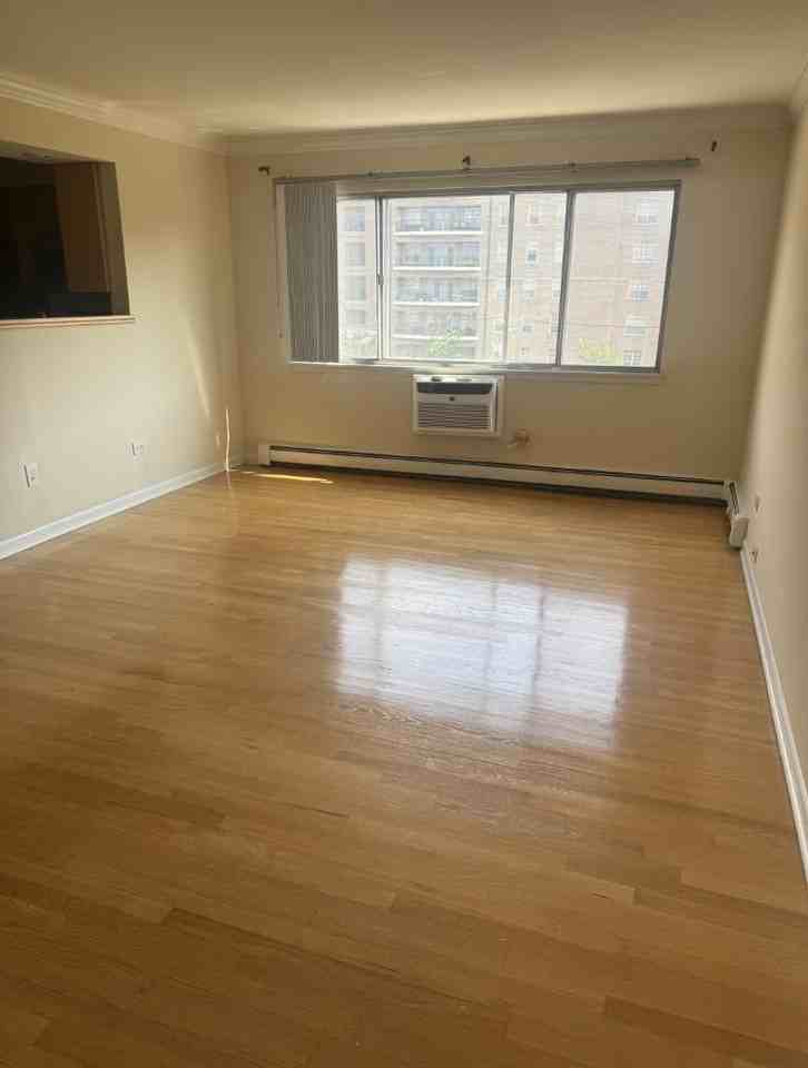 205 W Miner St #407 - Photo 2 of 10