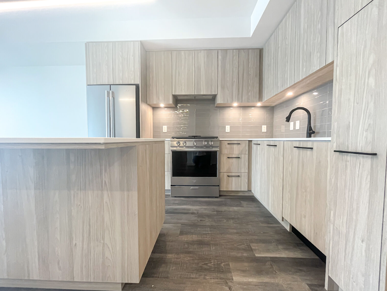1107 Gladstone Road Northwest - Photo 2 of 14
