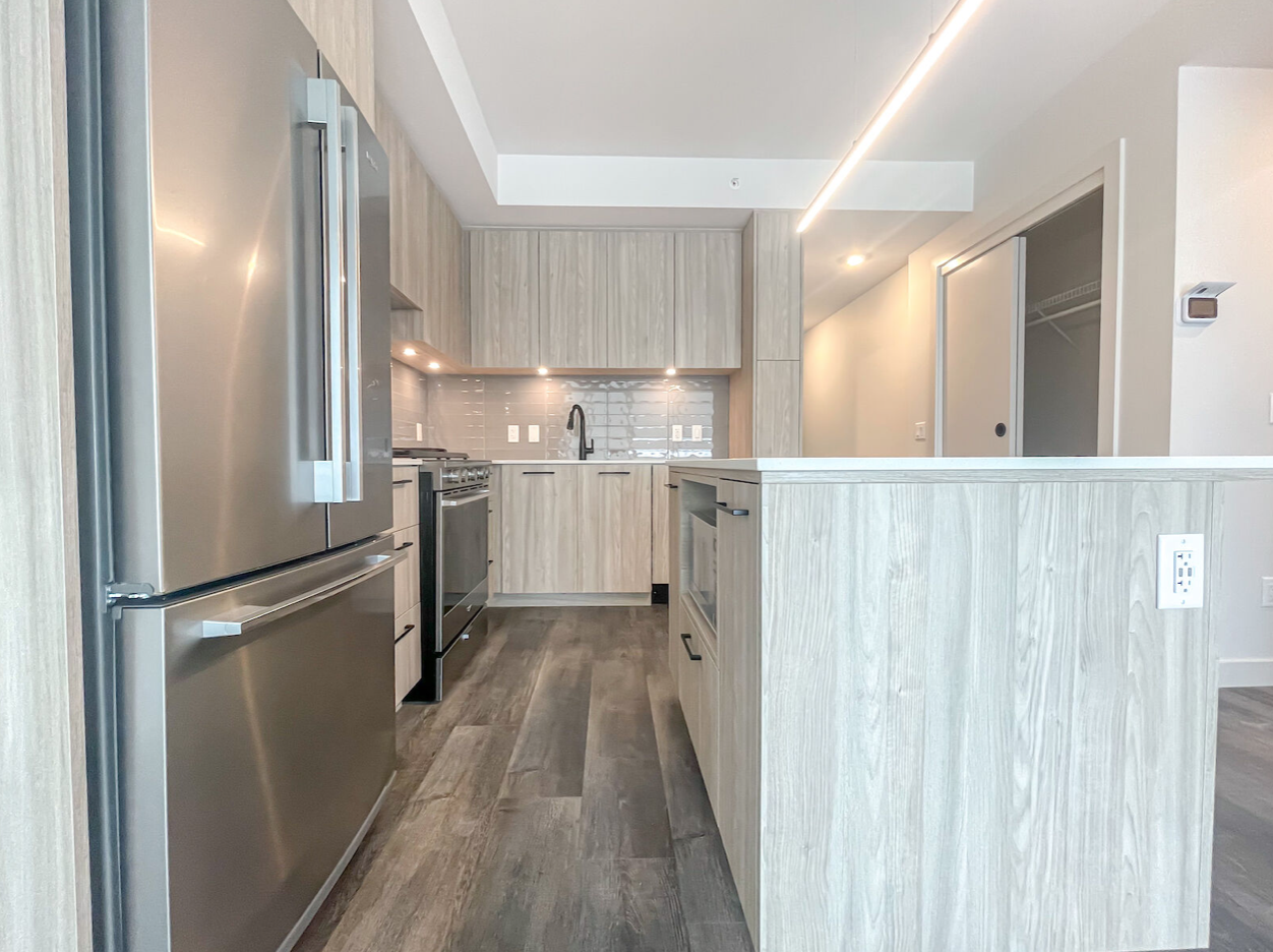 1107 Gladstone Road Northwest - Photo 3 of 14