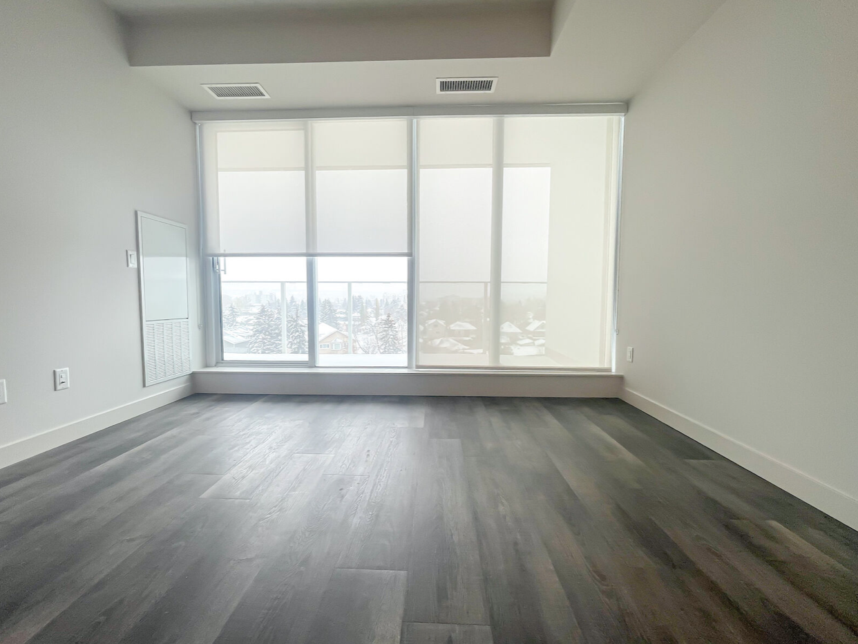 1107 Gladstone Road Northwest - Photo 6 of 14