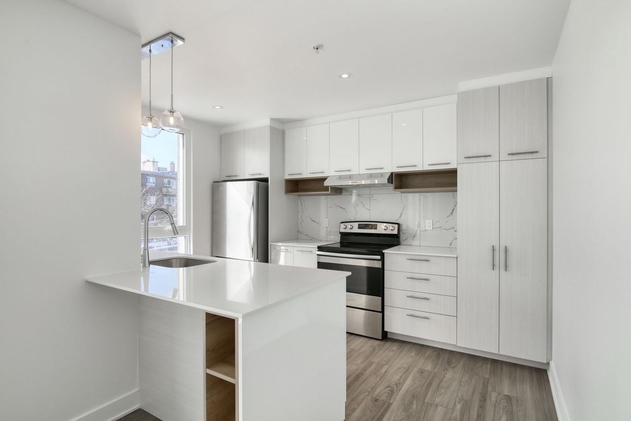 9675 Av Papineau — photo 1