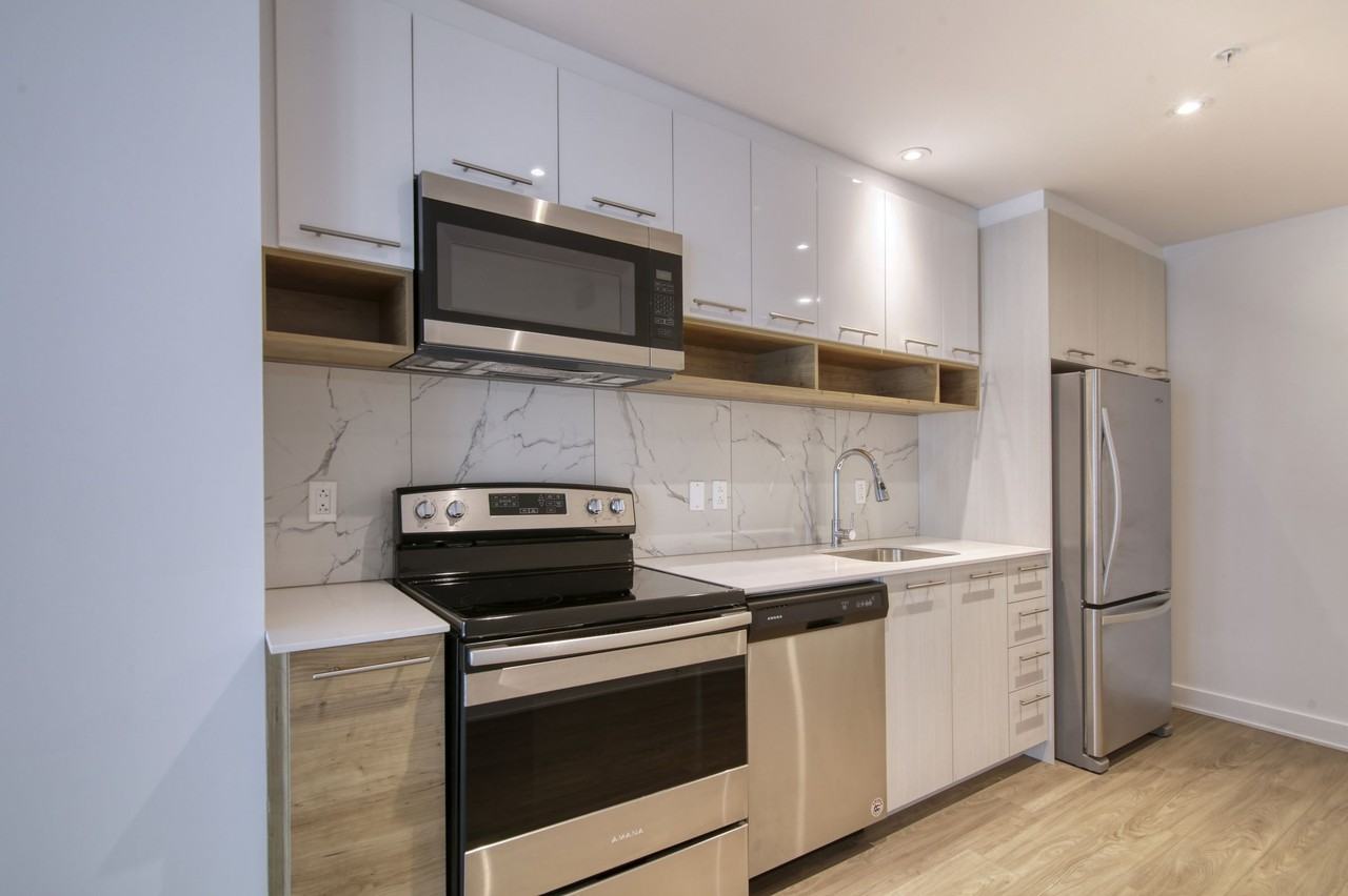 9675 Av Papineau — photo 1