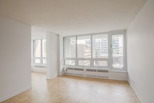1975 de Maisonneuve - Photo 1 of 1