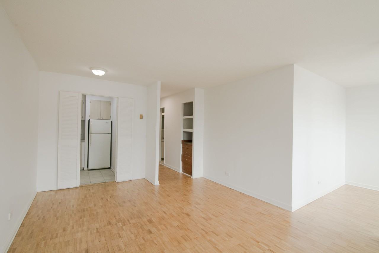 1975 Boul De Maisonneuve O — photo 2