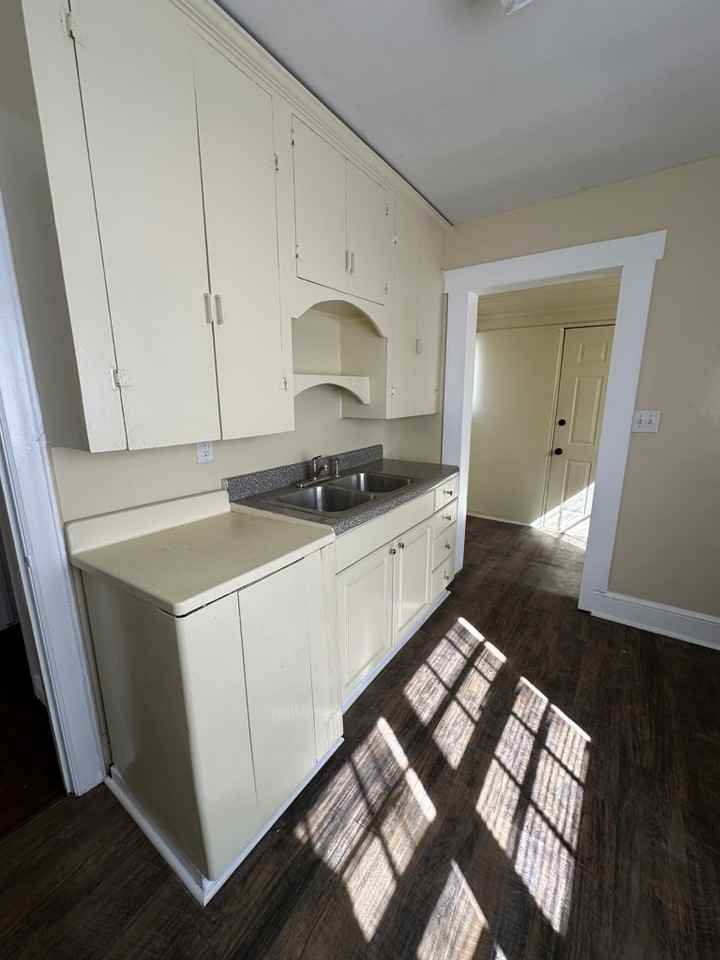 3738 Beatties Ford Rd - Photo 5 of 11