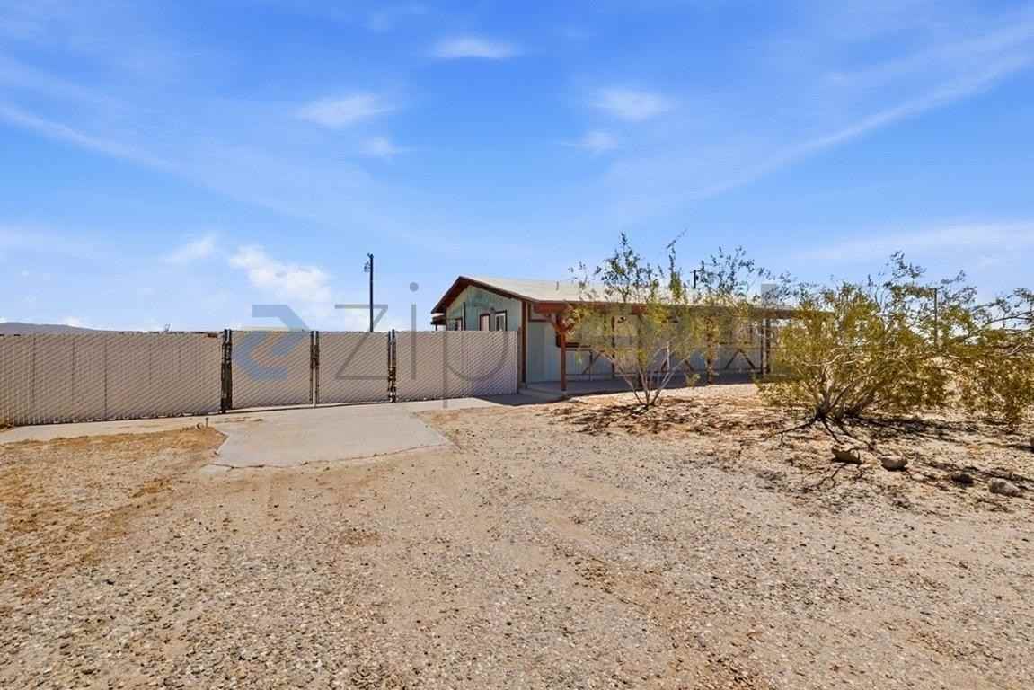 2214 Portola St - Photo 4 of 30
