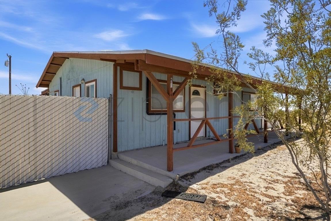 2214 Portola St - Photo 5 of 30