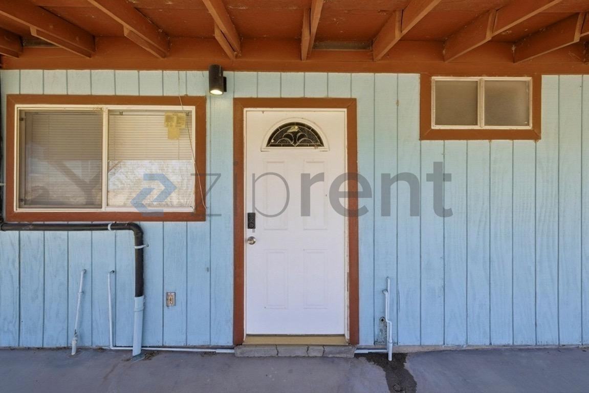 2214 Portola St - Photo 6 of 30