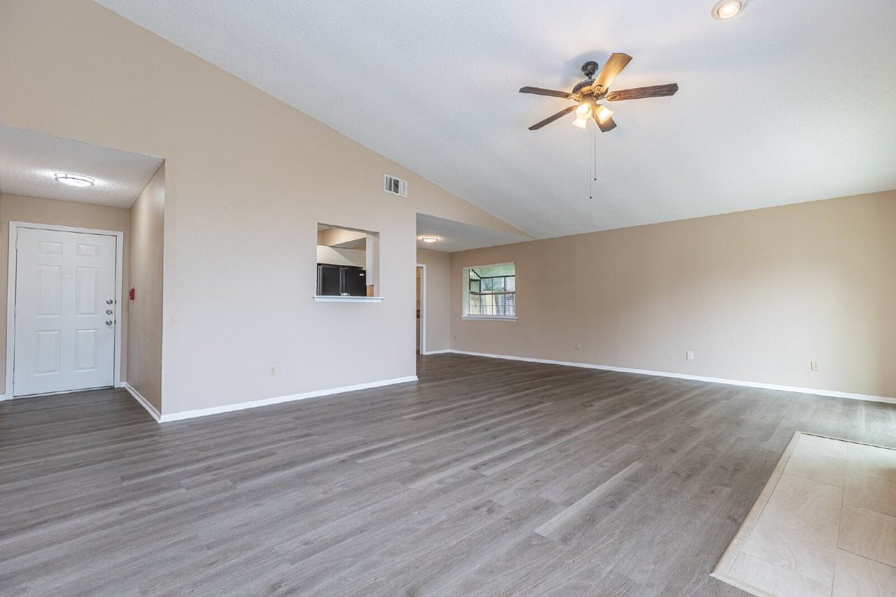 5814 Pineway St - Photo 4 of 31