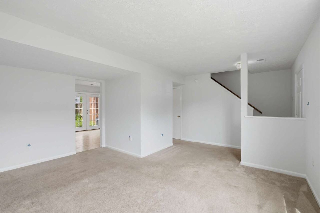 8635 Reinecke Ct - Photo 5 of 31