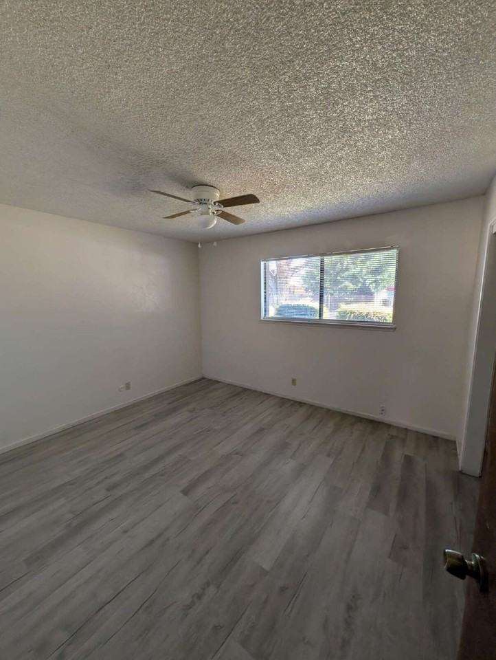 2414 W Beech Ave - Photo 7 of 9
