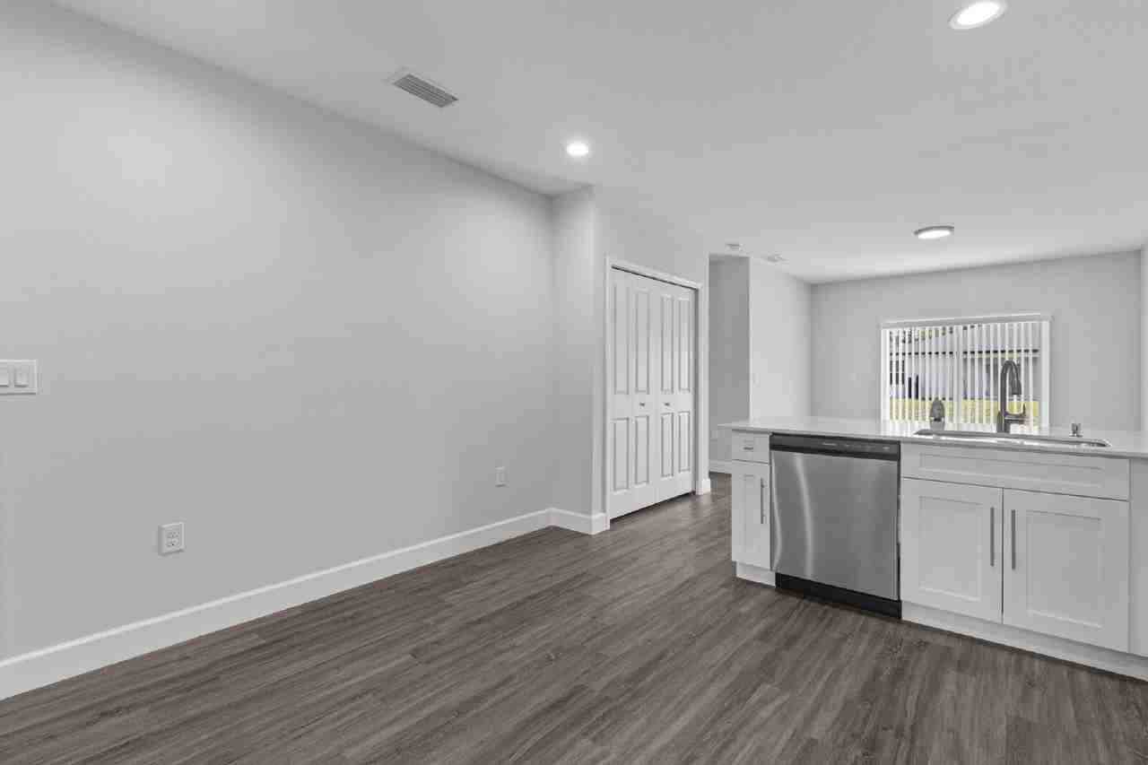 2232 Hilton St - Photo 6 of 23