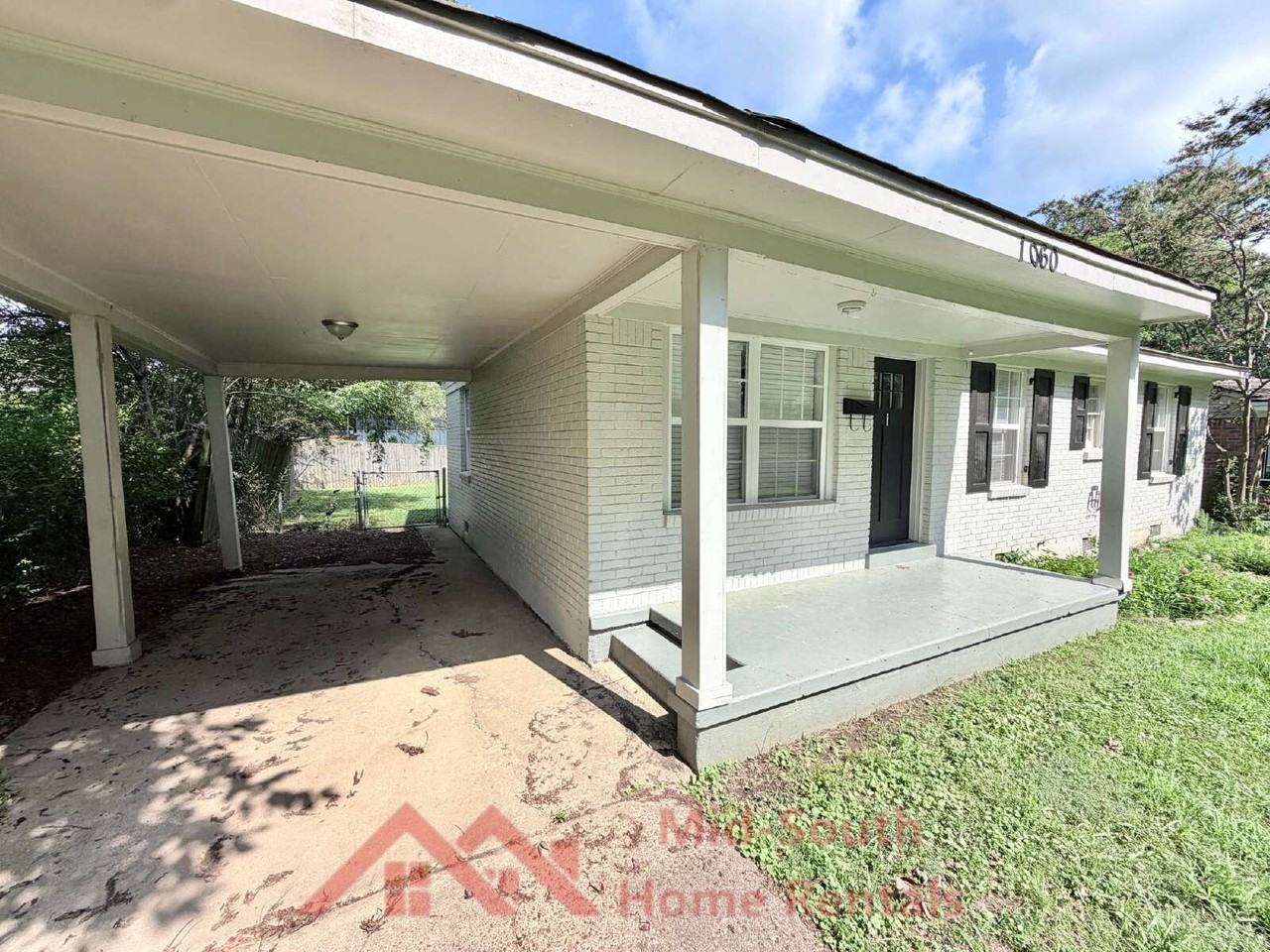 1060 Paul Pl - Photo 3 of 25