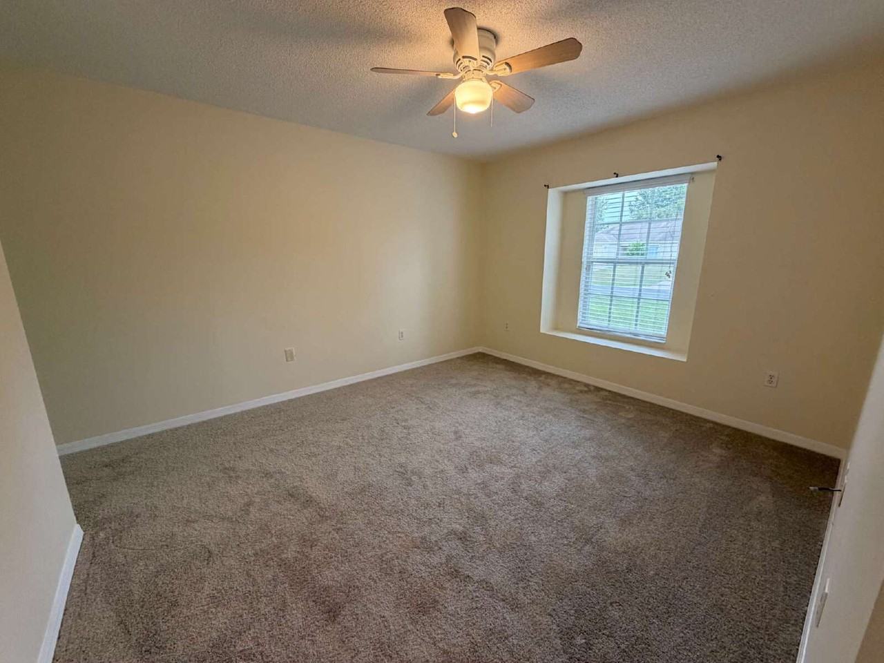 10297 Hemlock St - Photo 4 of 14