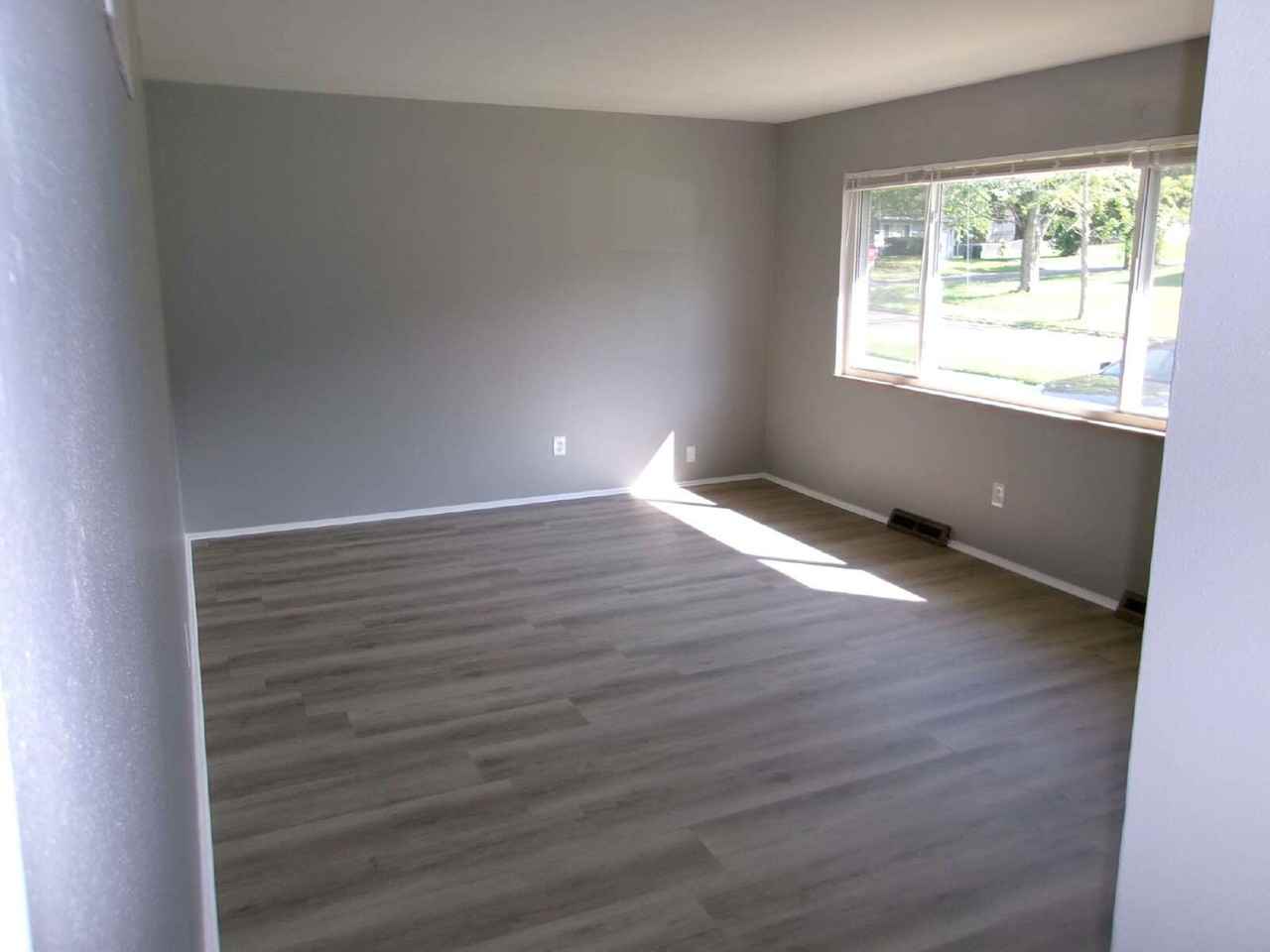 2615 Flamingo Dr - Photo 2 of 11