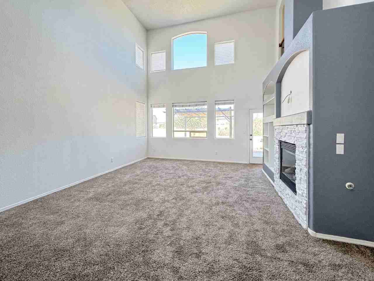 2036 Violeta Way Se - Photo 2 of 30