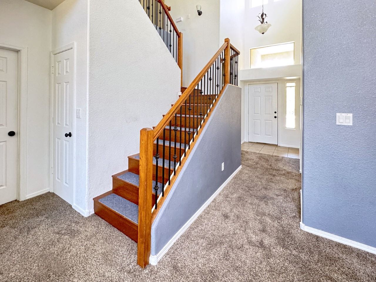 2036 Violeta Way Se - Photo 5 of 30