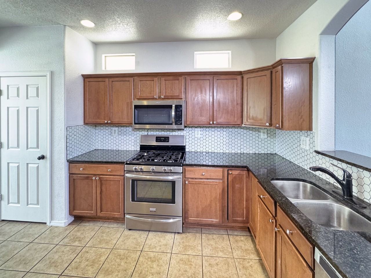 2036 Violeta Way Se - Photo 6 of 30