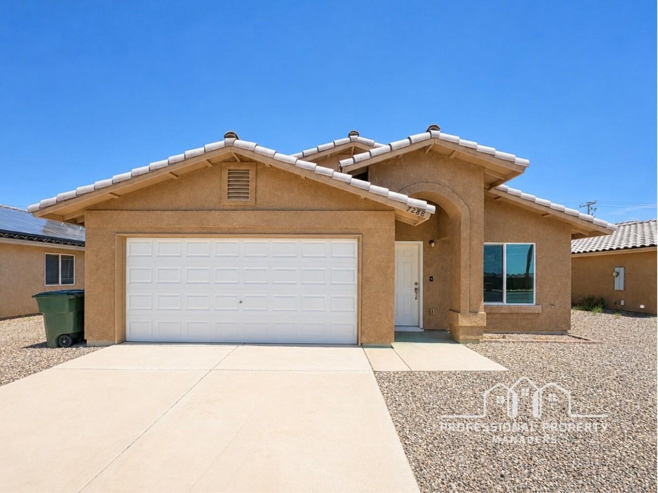 7334 E 39th Pl