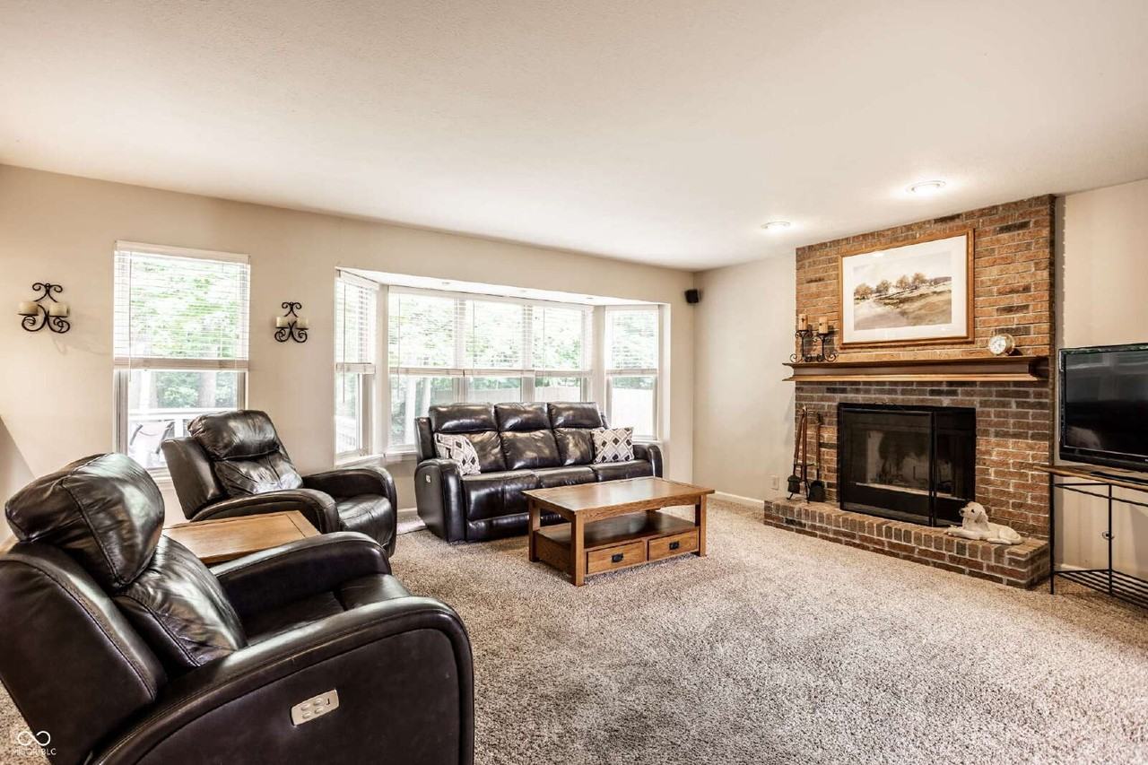 3712 Kinnett Ln - Photo 4 of 27