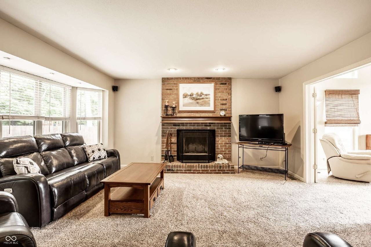 3712 Kinnett Ln - Photo 5 of 27