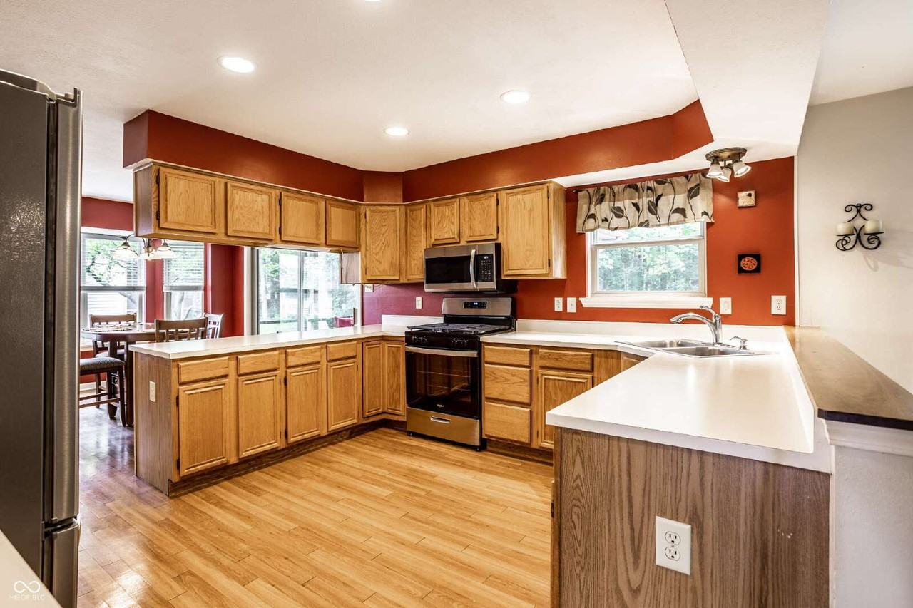 3712 Kinnett Ln - Photo 7 of 27