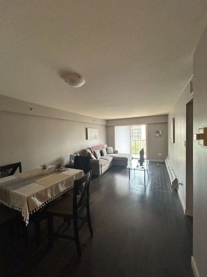 537 4th Ave N #505 - Photo 3 of 22