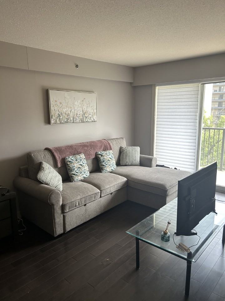 537 4th Ave N #505 - Photo 5 of 22