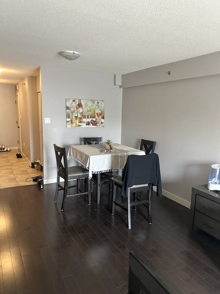 537 4th Ave N #505 - Photo 7 of 22