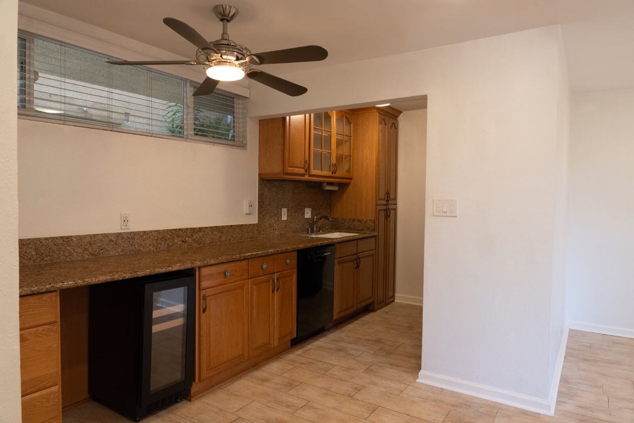 465 S Los Robles Ave #2 - Photo 5 of 13