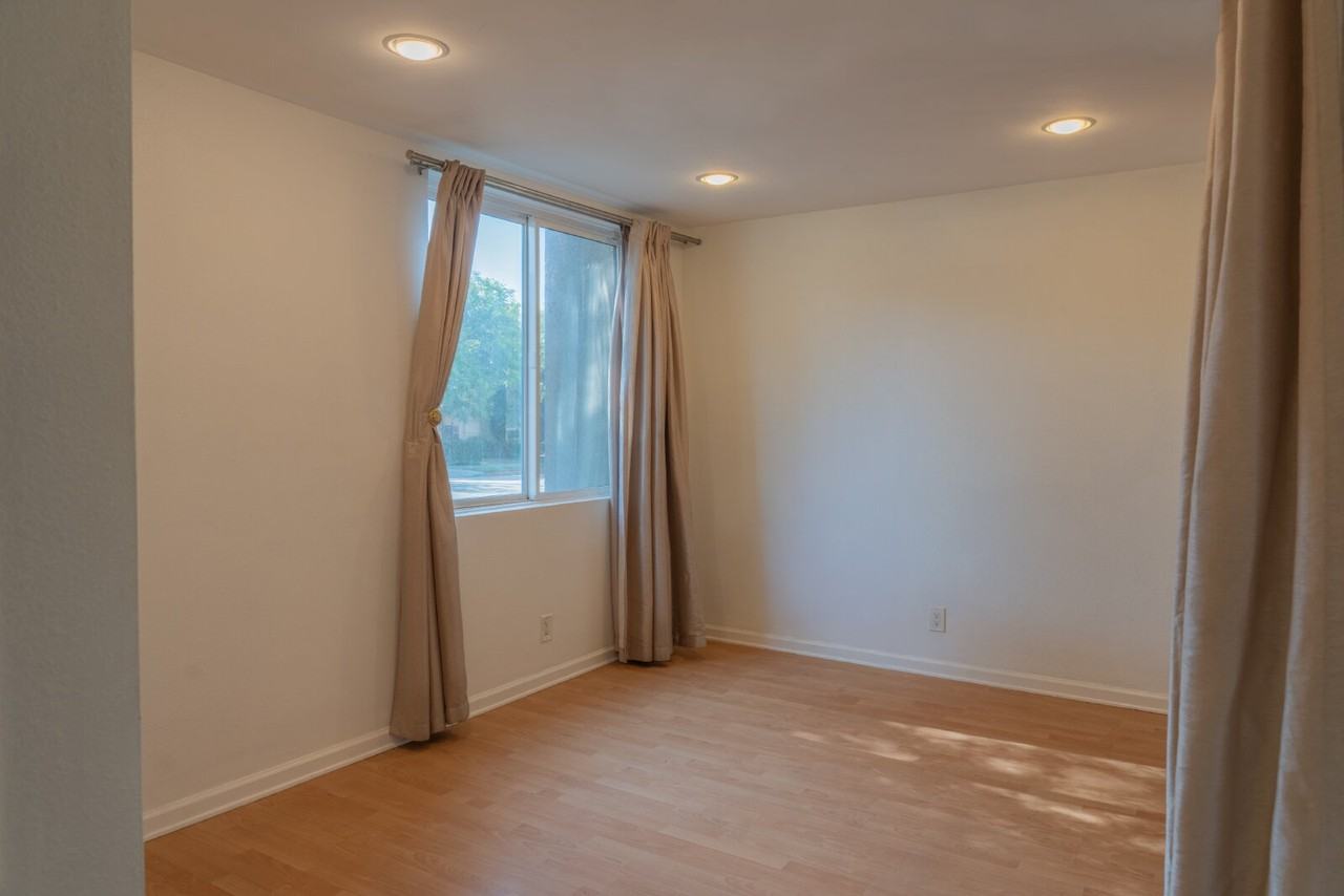 465 S Los Robles Ave #2 - Photo 7 of 13