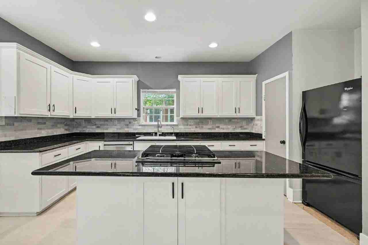 130 Groveland Pl - Photo 6 of 19