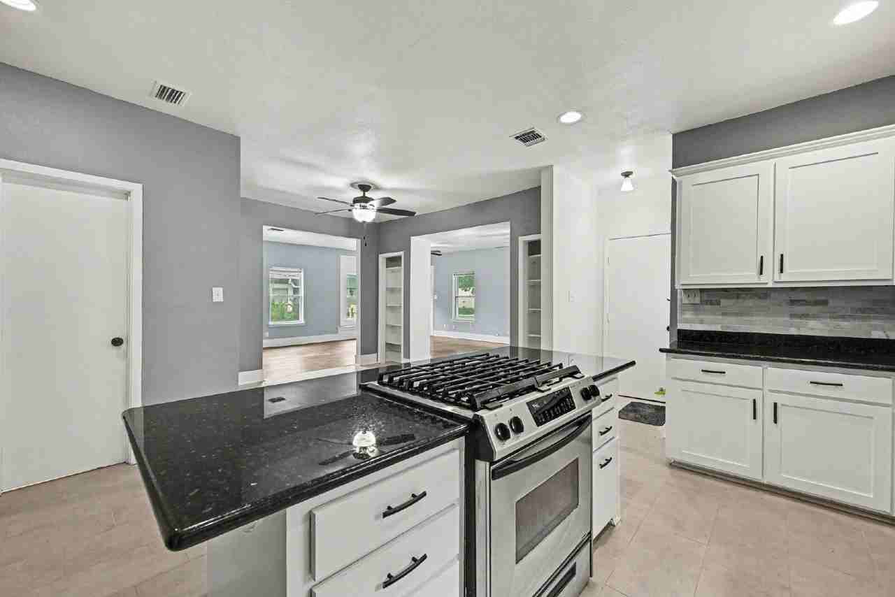 130 Groveland Pl - Photo 7 of 19