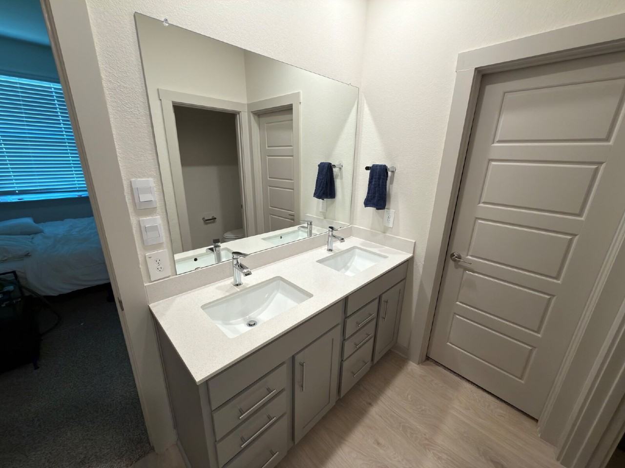 119 Gillingham St - Photo 6 of 8