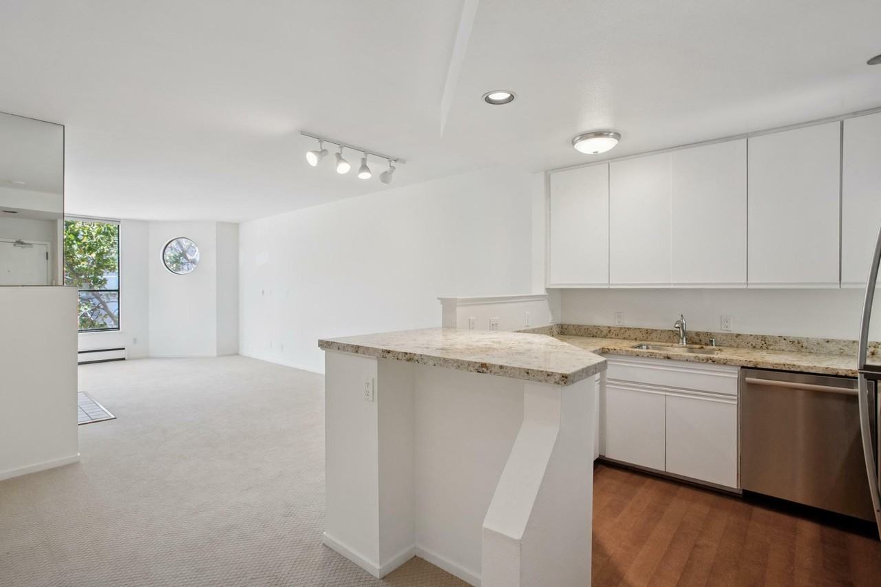 345 Church St #2C - Photo 2 of 10