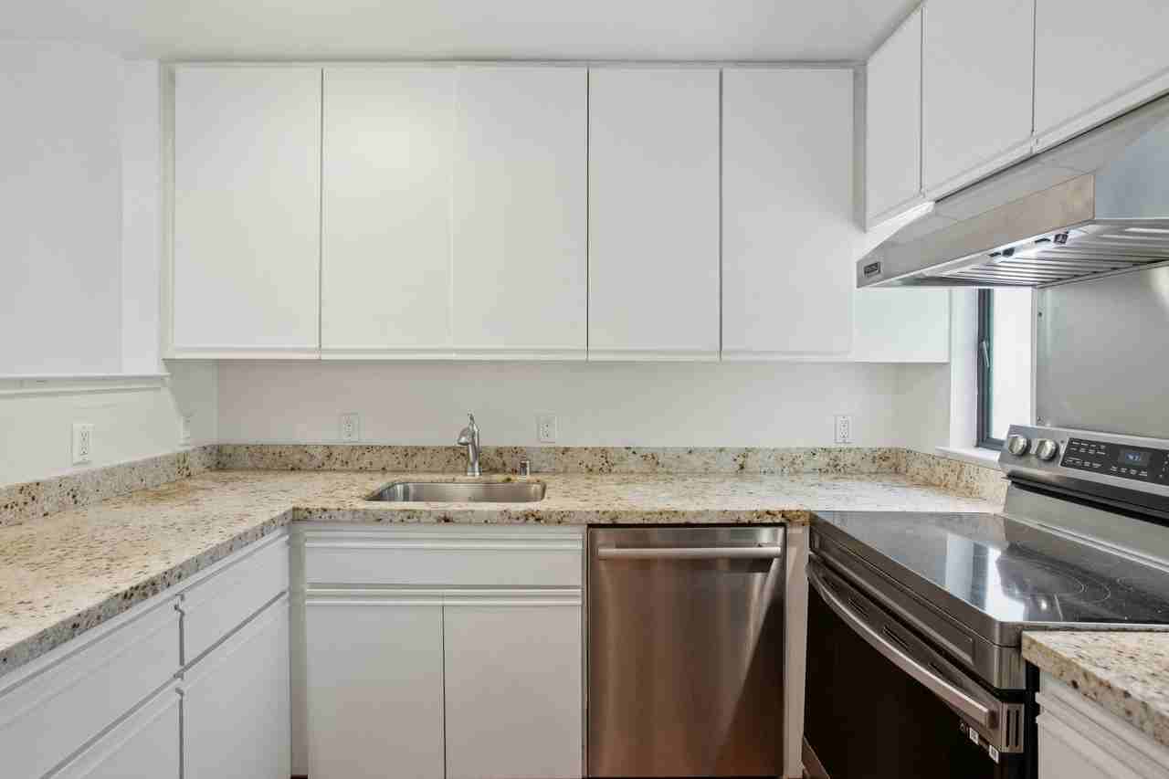 345 Church St #2C - Photo 3 of 10