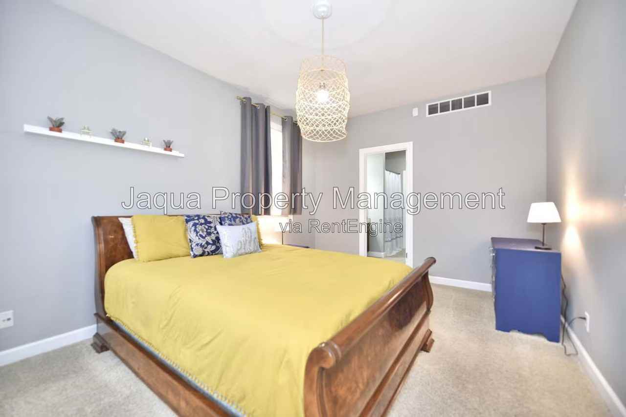 380 Market Pl - Photo 6 of 18