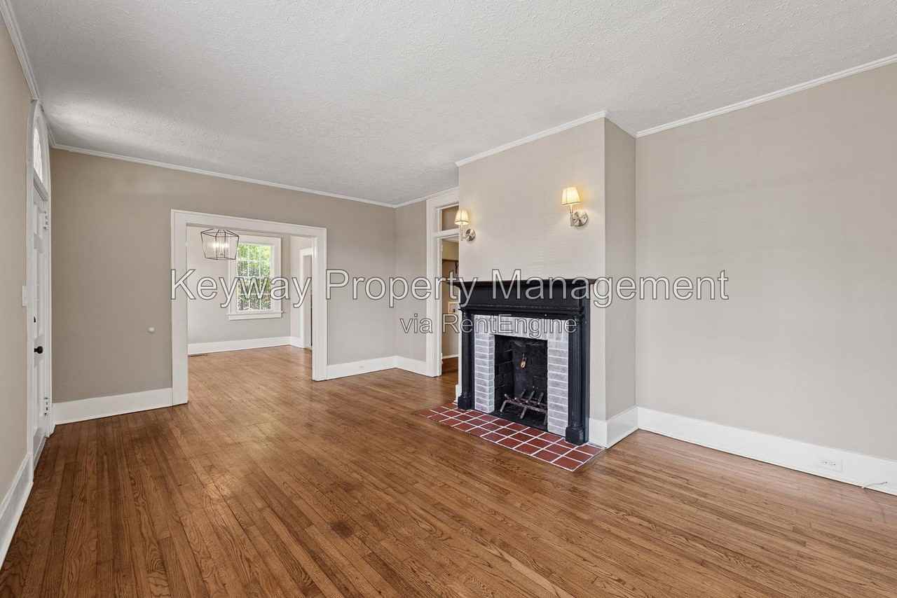1013 Georgia Ave #A - Photo 5 of 22